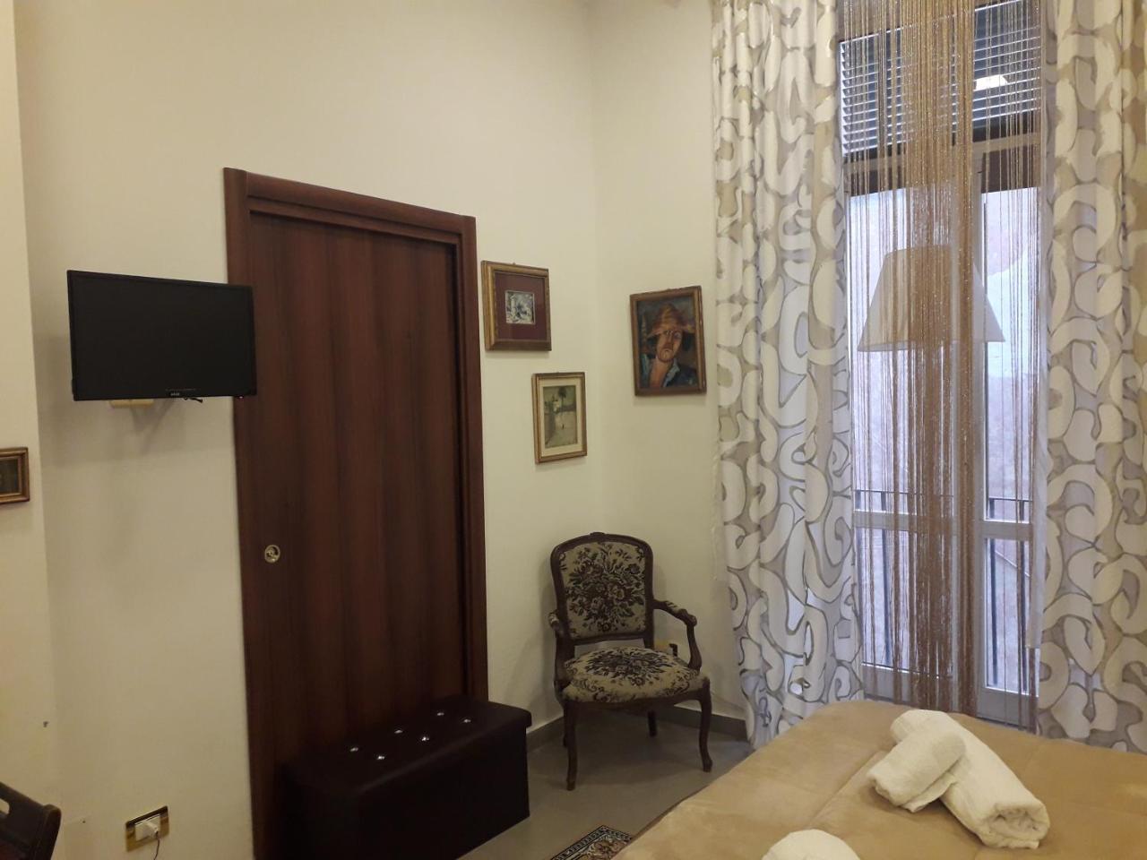 Room Don Carlo Napoli Eksteriør billede